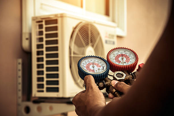 Professional Ac Installation technician working in Freeburg, IL